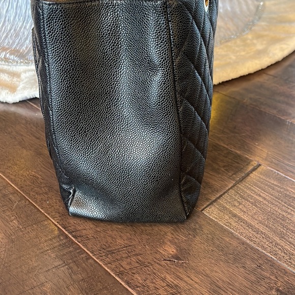 CHANEL GST CAVIAR TOTE - Picture 5 of 13